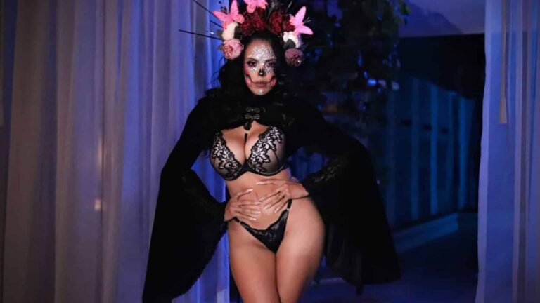 Mucho sexo con la diablita Katrina Moreno